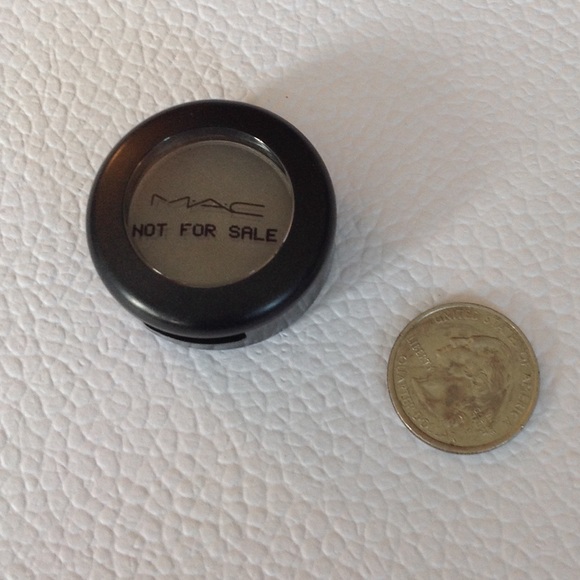 MAC Cosmetics satin Eye Shadow "SWELL BABY" - Picture 6 of 6